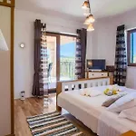 Villa 5-bed With Pool, Jacuzzi&padel Court