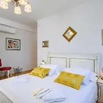 5-bed With Pool, Jacuzzi&padel Court Villa Drniš