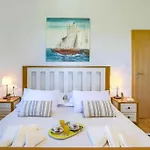 Villa 5-bed With Pool, Jacuzzi&padel Court Drniš