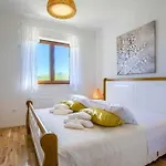 Villa 5-bed With Pool, Jacuzzi&padel Court *