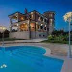 Villa 5-bed With Pool, Jacuzzi&padel Court *