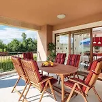 5-bed With Pool, Jacuzzi&padel Court *