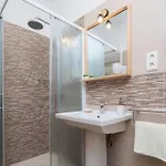 5-bed With Pool, Jacuzzi&padel Court