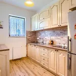 Villa 5-bed With Pool, Jacuzzi&padel Court Drniš