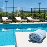 5-bed With Pool, Jacuzzi&padel Court Villa