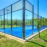 5-bed With Pool, Jacuzzi&padel Court *
