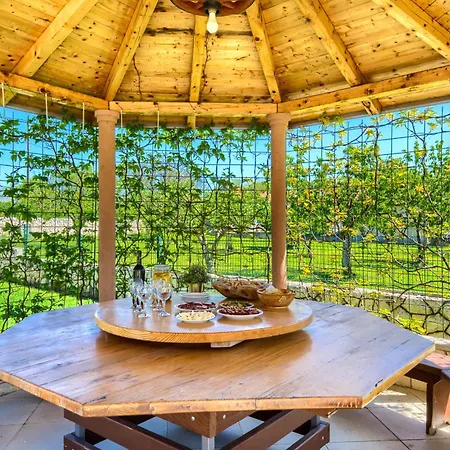 别墅 5-bed With Pool, Jacuzzi & Padel Court