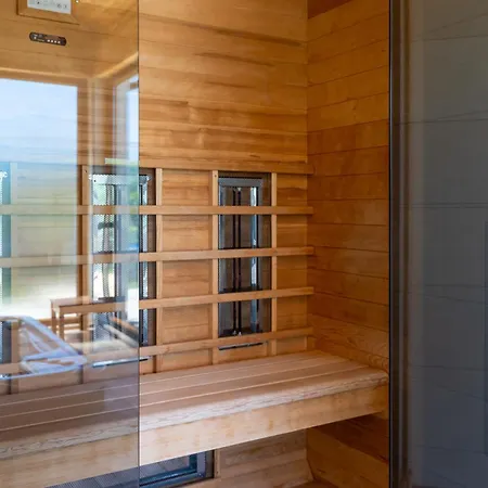 Nature's Embrace - Heated Pool, Jacuzzi & Padel 别墅 Drniš