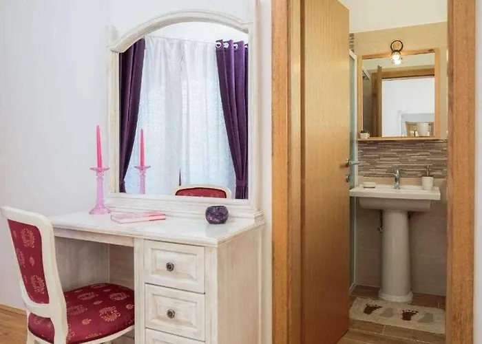 别墅 5-bed With Pool, Jacuzzi & Padel Court *