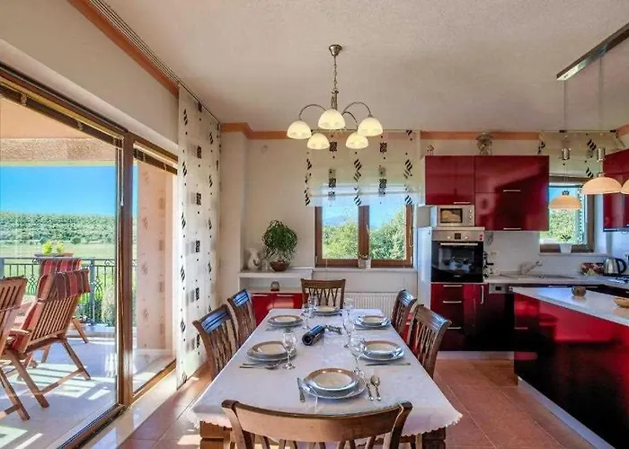 别墅 5-bed With Pool, Jacuzzi & Padel Court Drniš