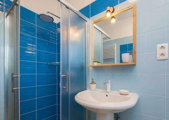 别墅 5-bed With Pool, Jacuzzi & Padel Court