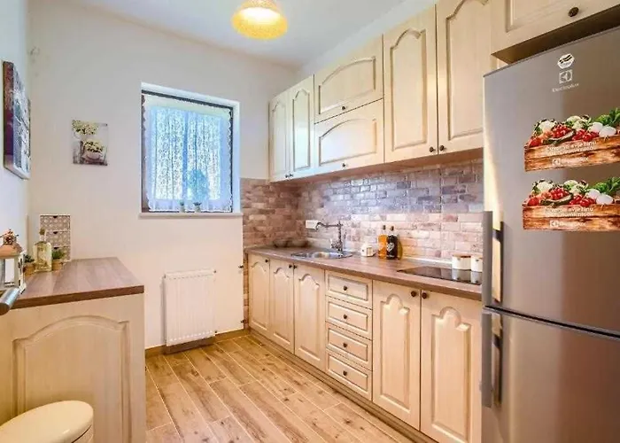 Villa 5-bed With Pool, Jacuzzi & Padel Court Drniš